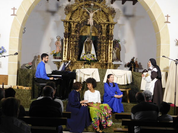 En la iglesia de Nuestra Señora del Rosario de Éjeme.