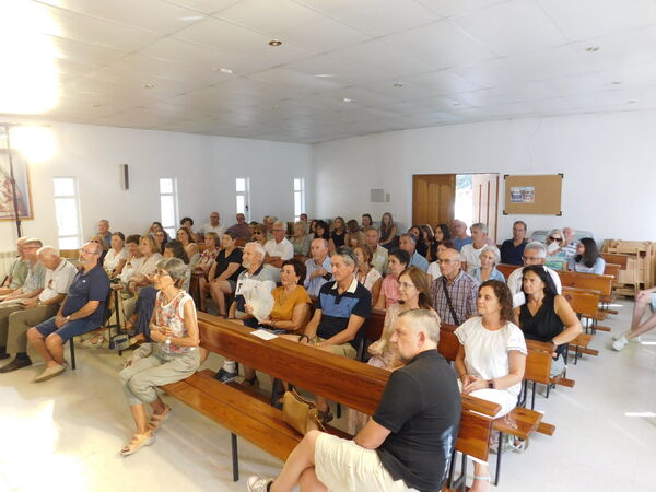 En la iglesia de Nuestra Señora Virgen de la Encina en Galindo y Perahuy (urbanizaciones)