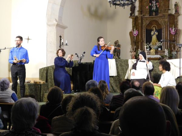 En la iglesia de San Cristóbal de Castillejo de Dos Casas.