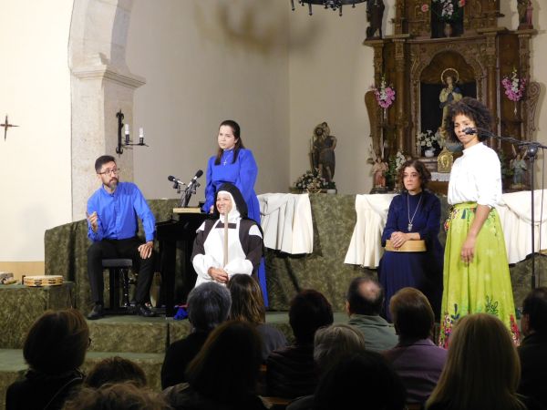 En la iglesia de San Cristóbal de Castillejo de Dos Casas.