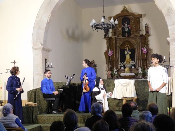 En la iglesia de San Cristóbal de Castillejo de Dos Casas.