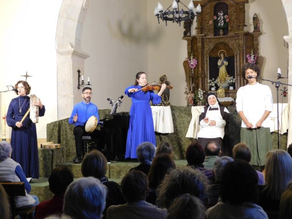 En la iglesia de San Cristóbal de Castillejo de Dos Casas.