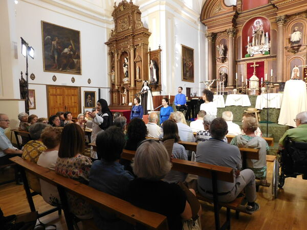 En la iglesia de San Juan de la Cruz en Alba de Tormes