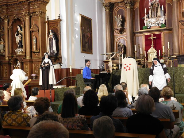 En la iglesia de San Juan de la Cruz en Alba de Tormes