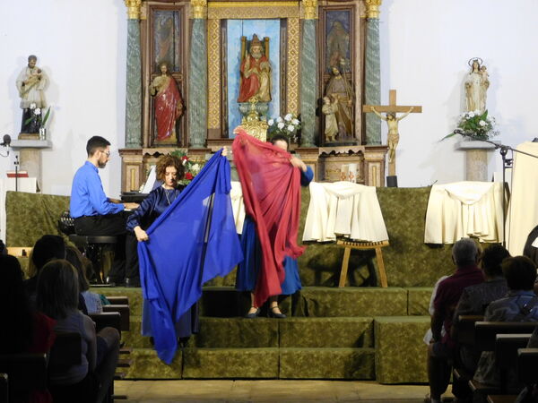 En la iglesia de San Pedro Apóstol de El Sahúgo
