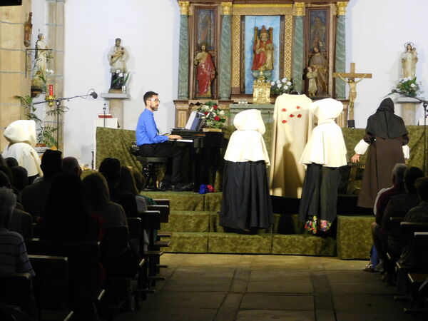 En la iglesia de San Pedro Apóstol de El Sahúgo