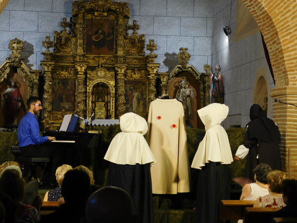 En la iglesia de San Pedro Apóstol de Larrodrigo