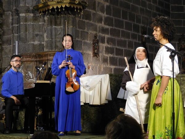 En la iglesia de Santiago en Santiago de la Puebla
