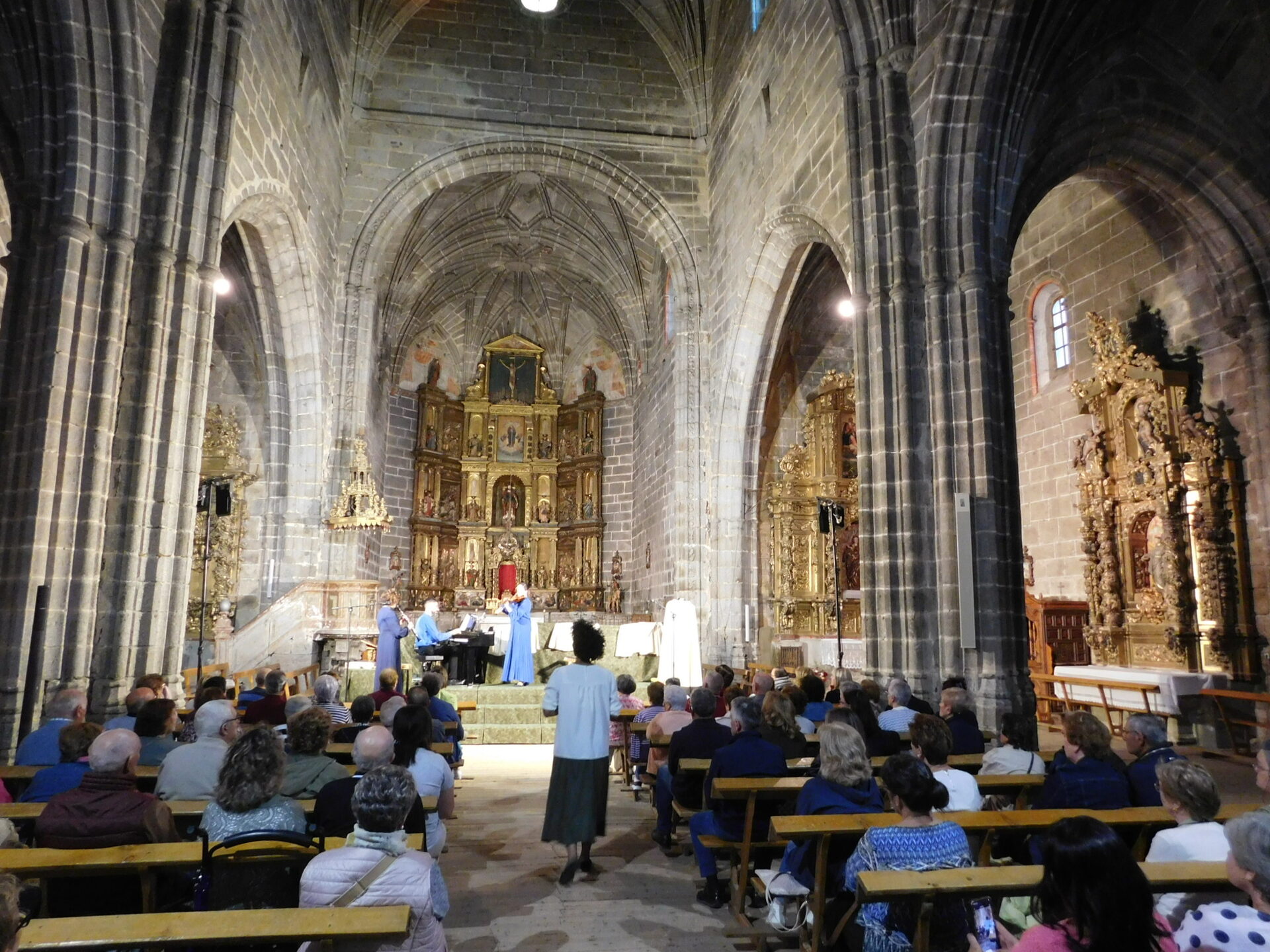 En la iglesia de Santiago en Santiago de la Puebla