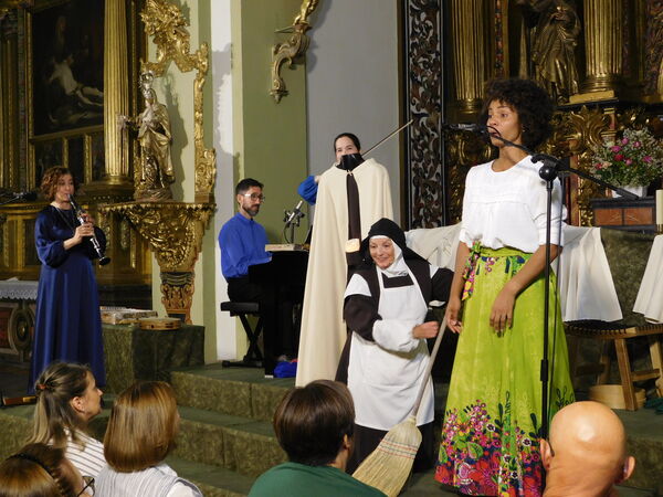 En la iglesia del Convento de las Madres Carmelitas de Peñaranda de Bracamonte