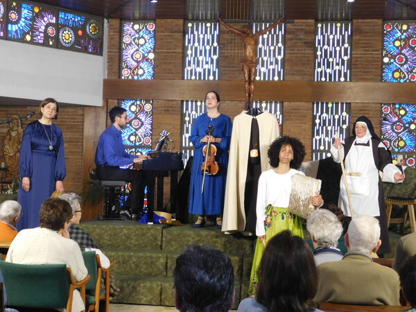 PRESTRENO en elCentro Materno Infantil "Ave María" de Santa Marta de Tormes