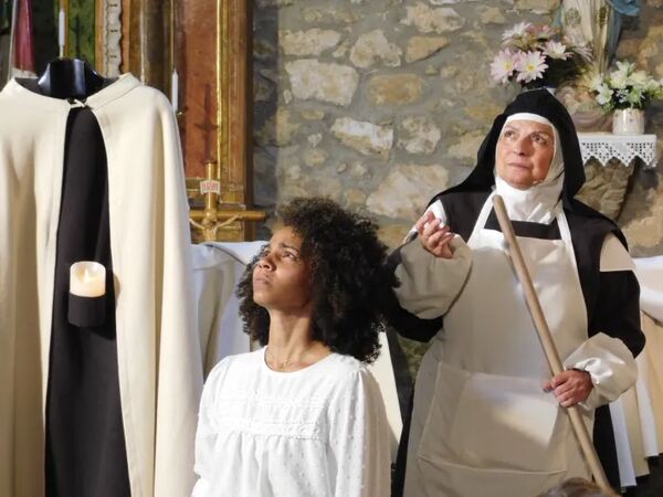 El teatro de Denis Rafter detiene el tiempo en La Sagrada ante un público entregado