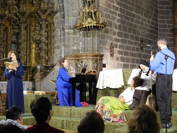 ‘Juan, el espíritu del amor’ llena en Santiago de la Puebla: un pueblo grande en memoria